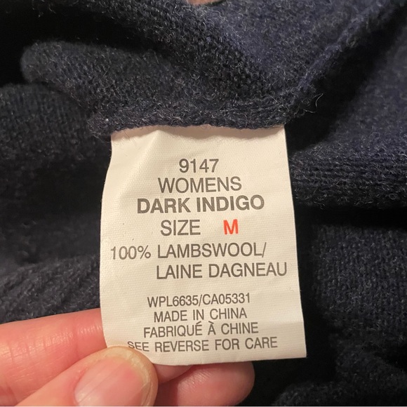 Woolrich Women’s Navy Blue Full Zip 100% Wool Vest Embroidered Bear Fish Medium - Picture 8 of 8